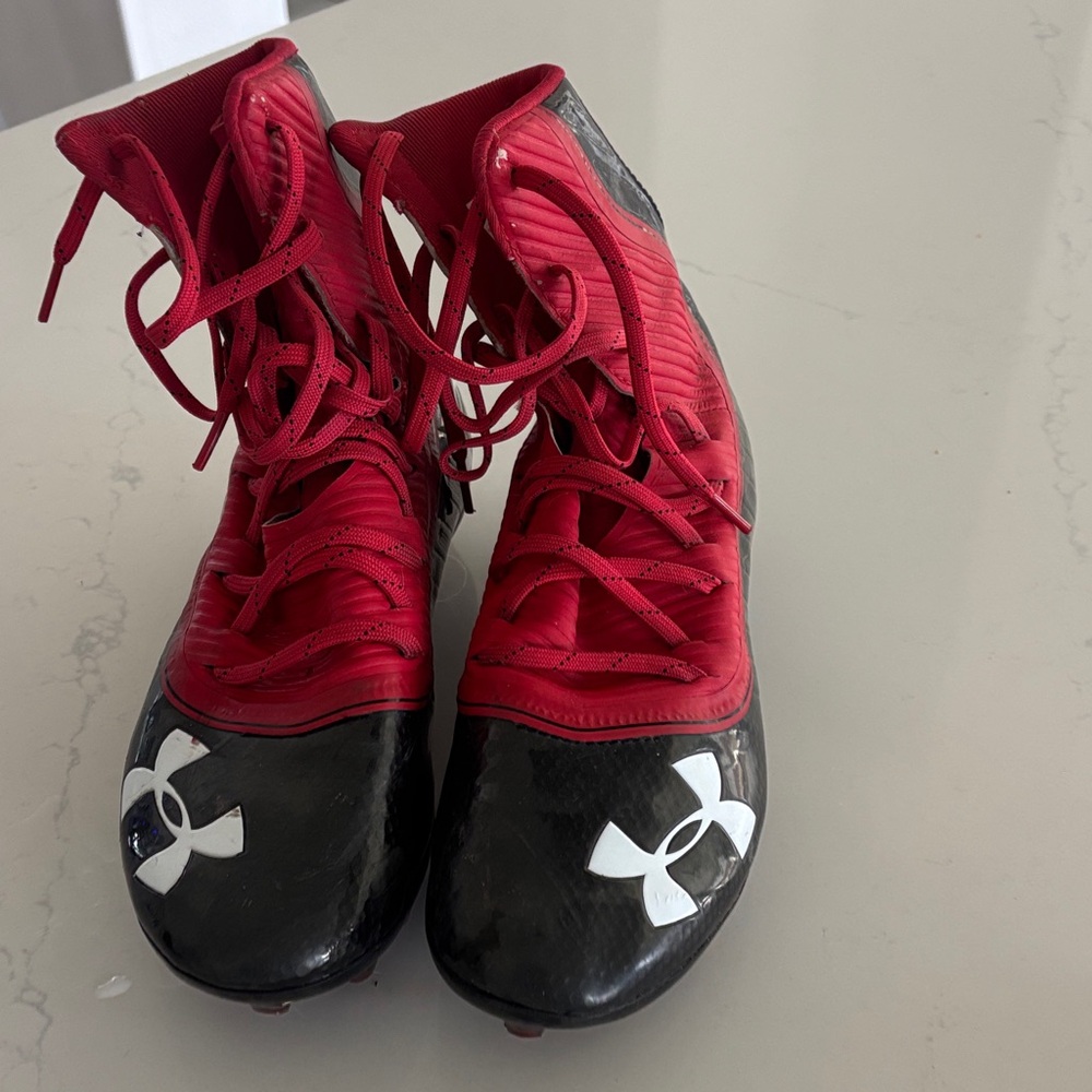 Under Armour Women's Black and Red Athletic Shoes